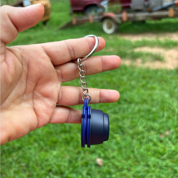 TUPPERWARE KEYCHAINS (3 PIECES SET) - Picture 16 of 16